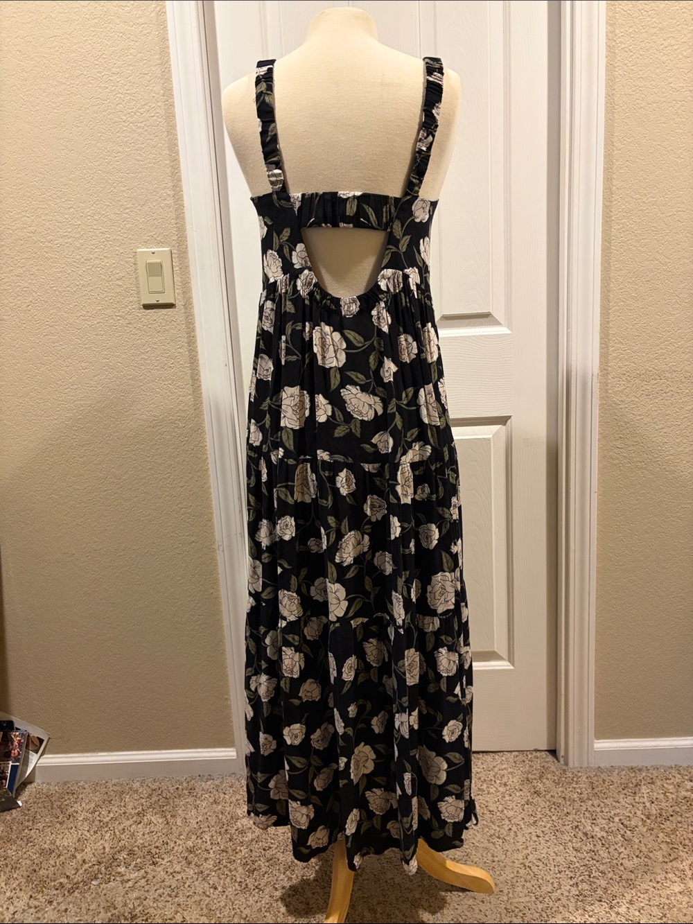 Saltwater LUXE Floral Black Sleeveless Maxi Dress size M excellent cond - Picture 5 of 8